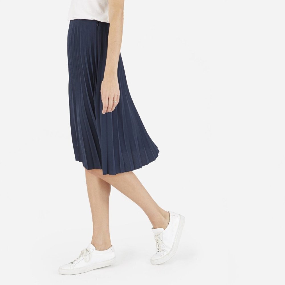 Everlane Navy Pleated skirt - Picture 2 of 10